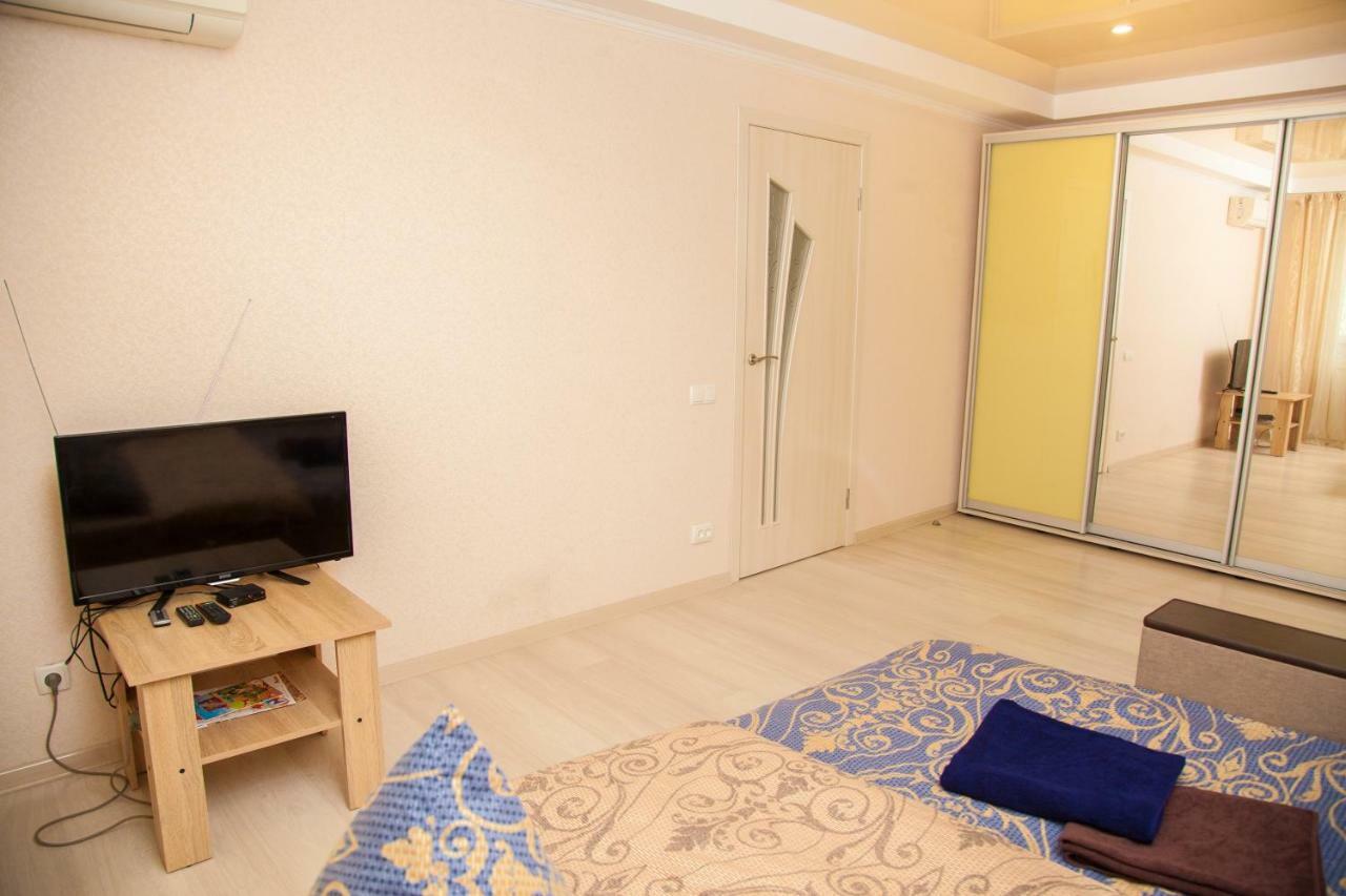 Zaporizhia Semi-Luxury Apartment On Zaporozhskaya 9 מראה חיצוני תמונה